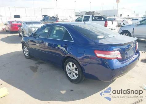 2011 Toyota Camry Le z USA, uszkodzony, nr VIN 4T1BF3EK5BU638819